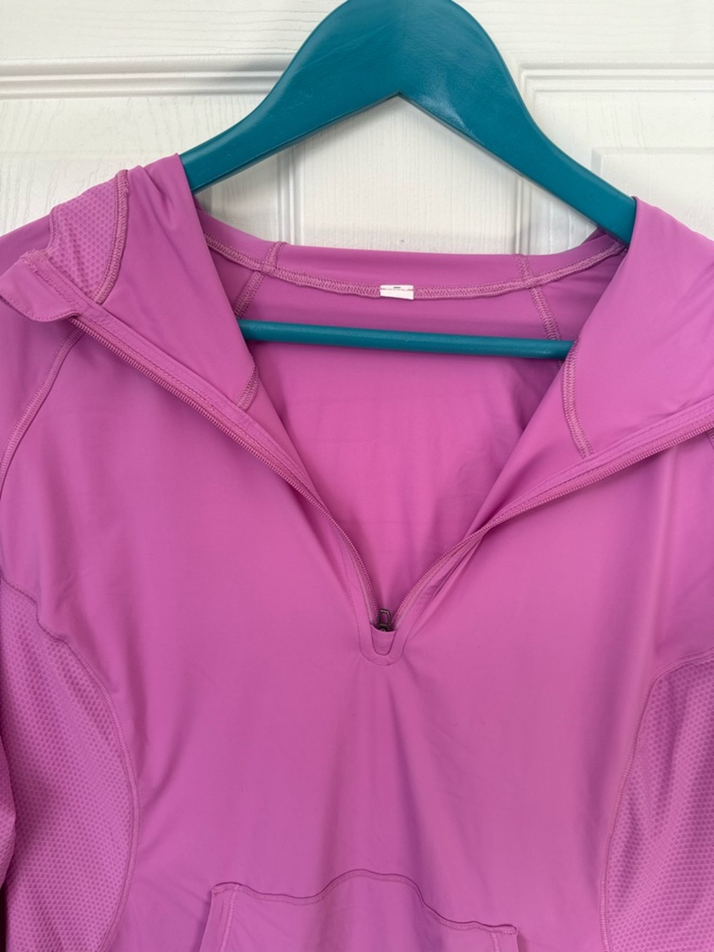 Lululemon Sleek Performance 1/2 Zip Hood | Size 6 or size 8 - Picture 6 of 8